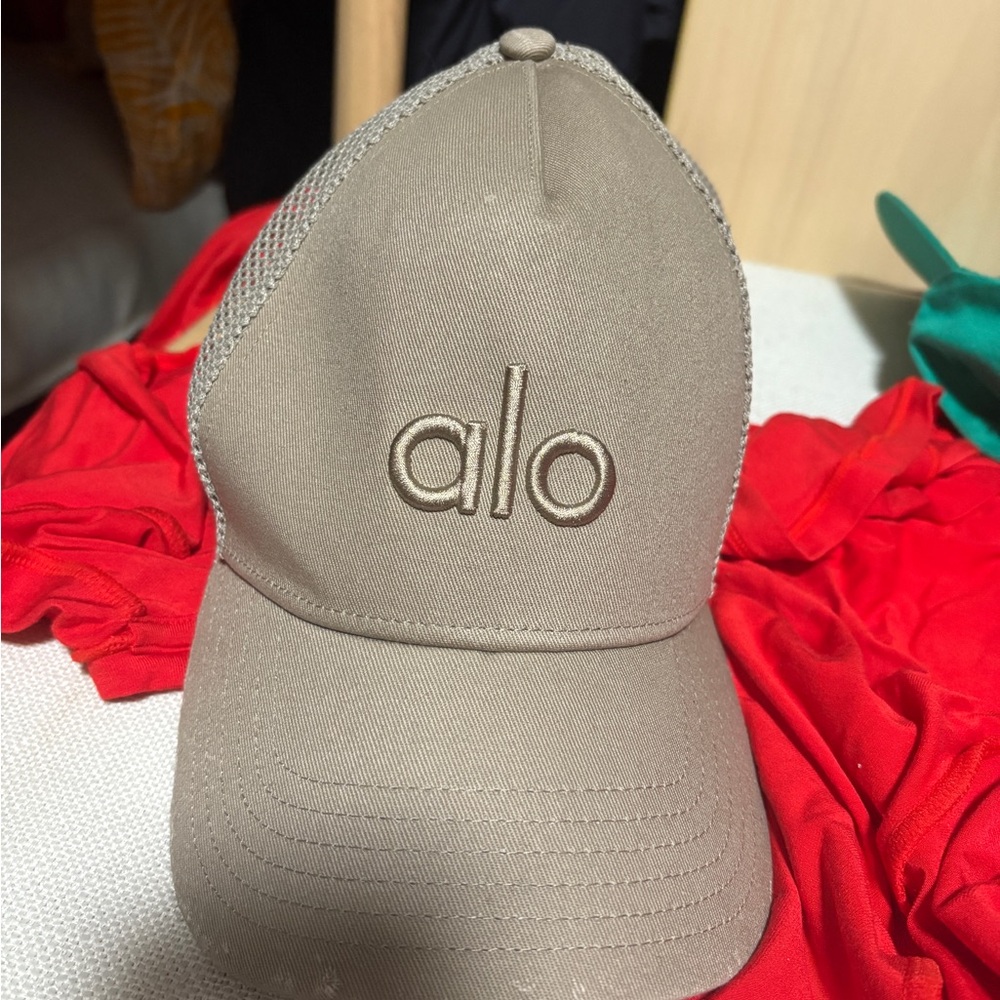 ALO Yoga Beige Cap